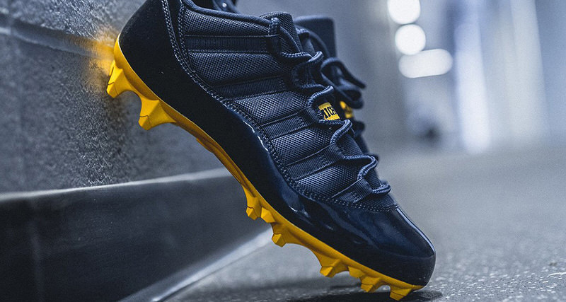 Air Jordan 11 Low "Michigan" PE Cleats