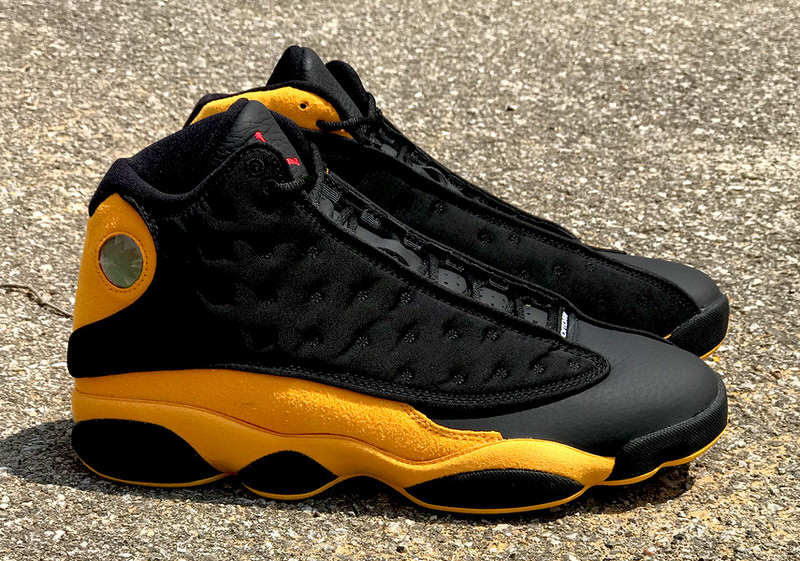 Air Jordan 13 "Graduation"