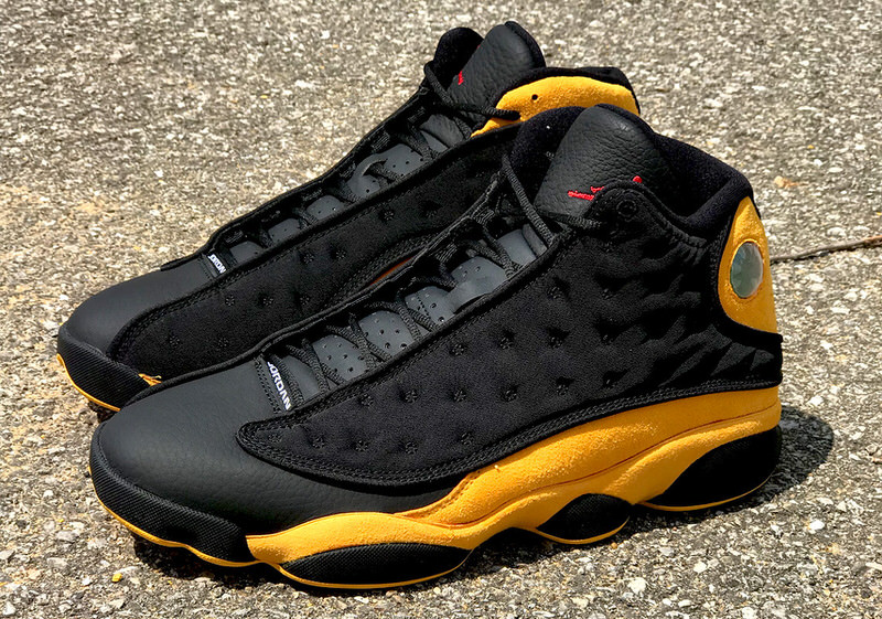 Air Jordan 13 "Graduation"