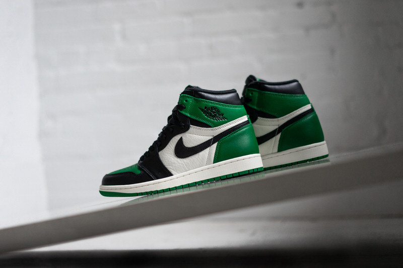 Air Jordan 1 "Pine Green"