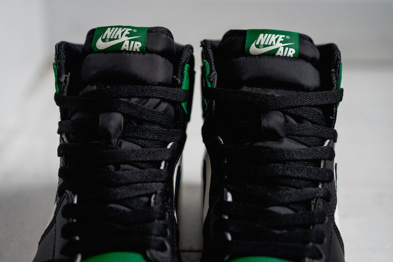 Air Jordan 1 "Pine Green"