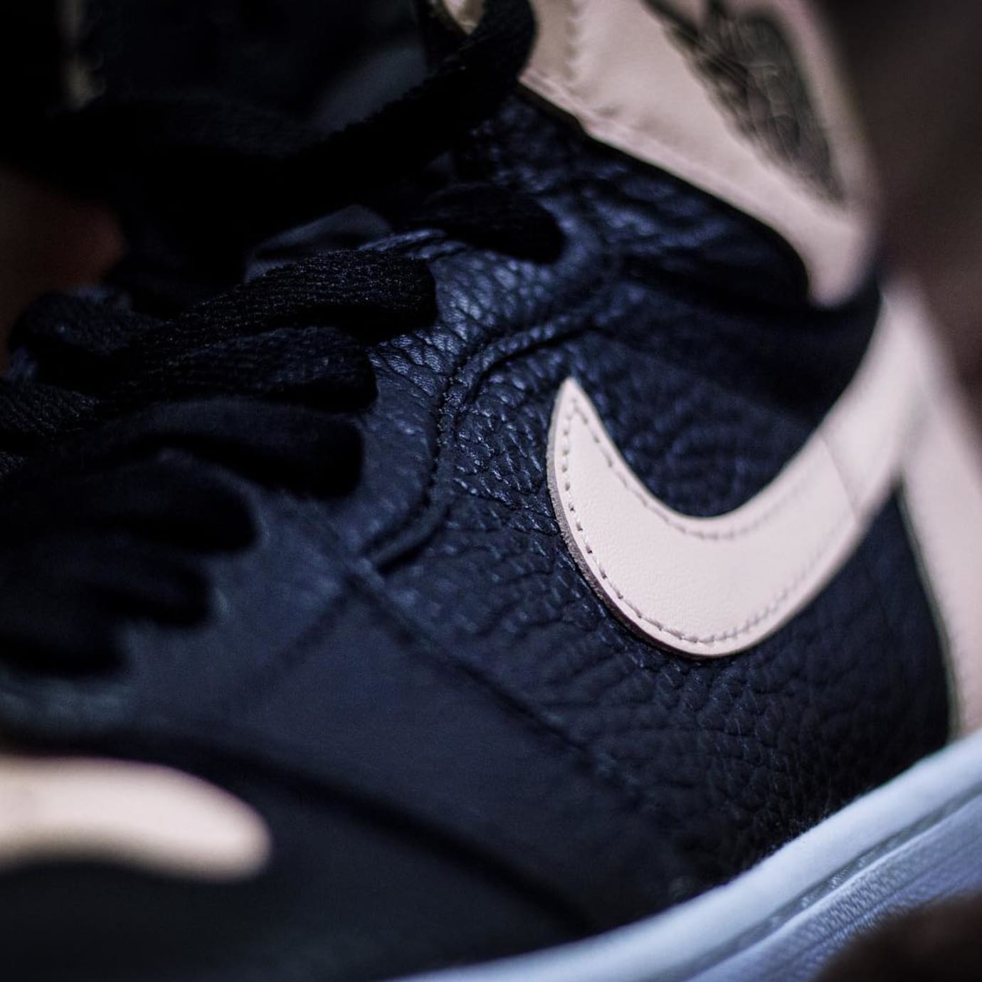 Air Jordan 1 "Crimson Tint"