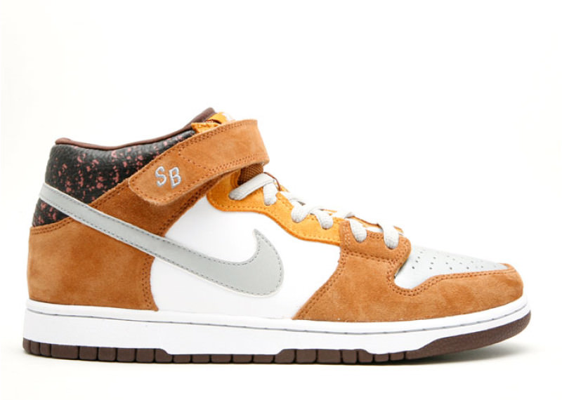 Nike SB Dunk Mid "Fender Bass Guitar"