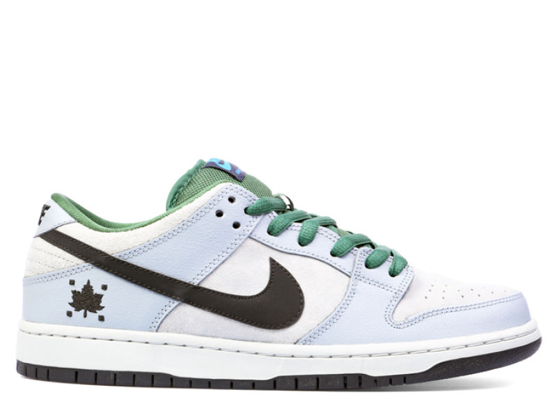 Nike SB Dunk Low "Maple Leaf"