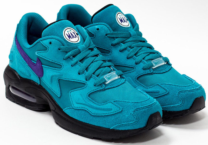 Nike Air Max2 Light "Hornets" Pack