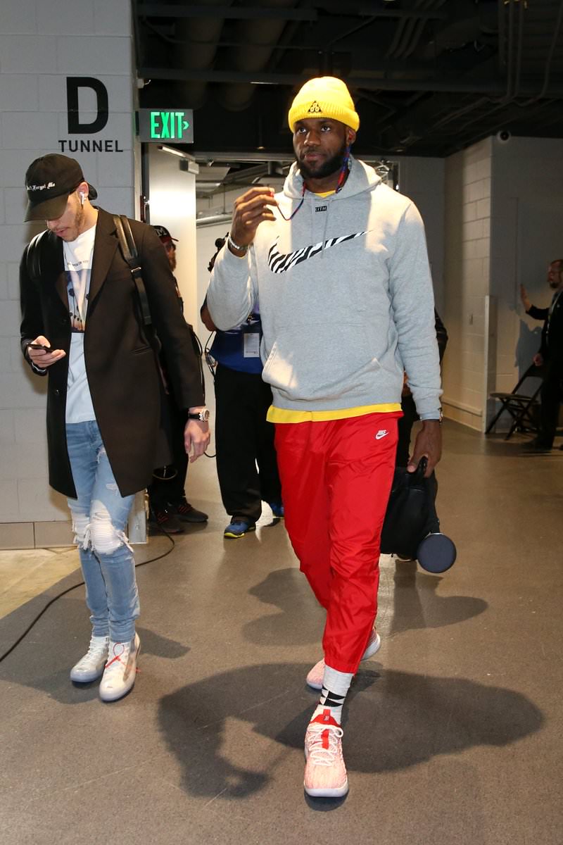 Lebron James in the Nike Lebron 15 Low Duquesne PE