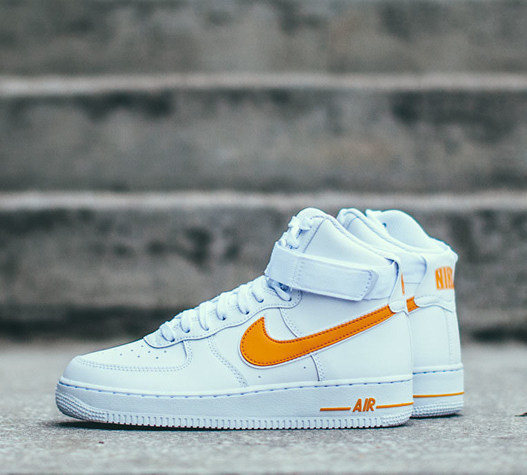 Nike Air Force 1 High "University Gold"