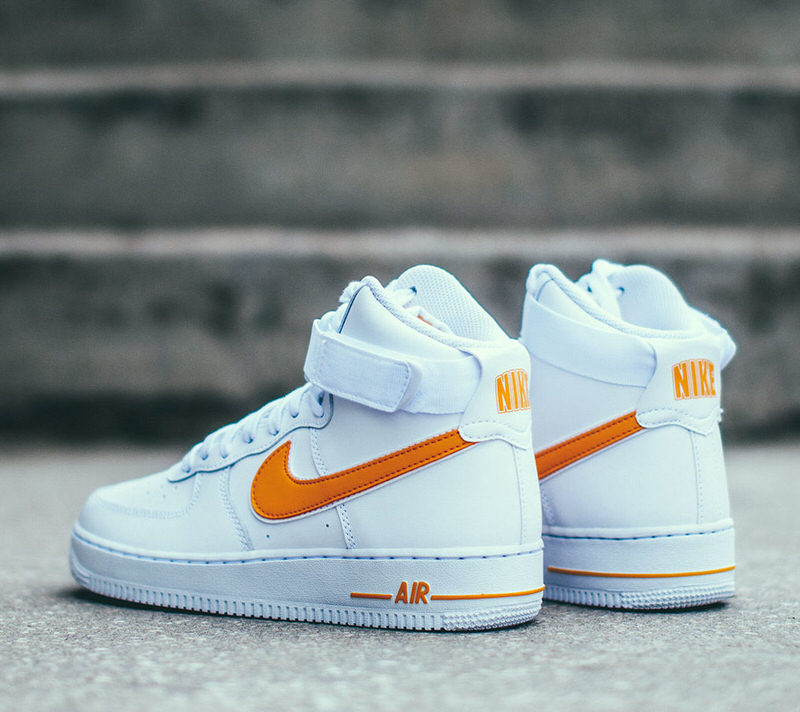 Nike Air Force 1 High "University Gold"