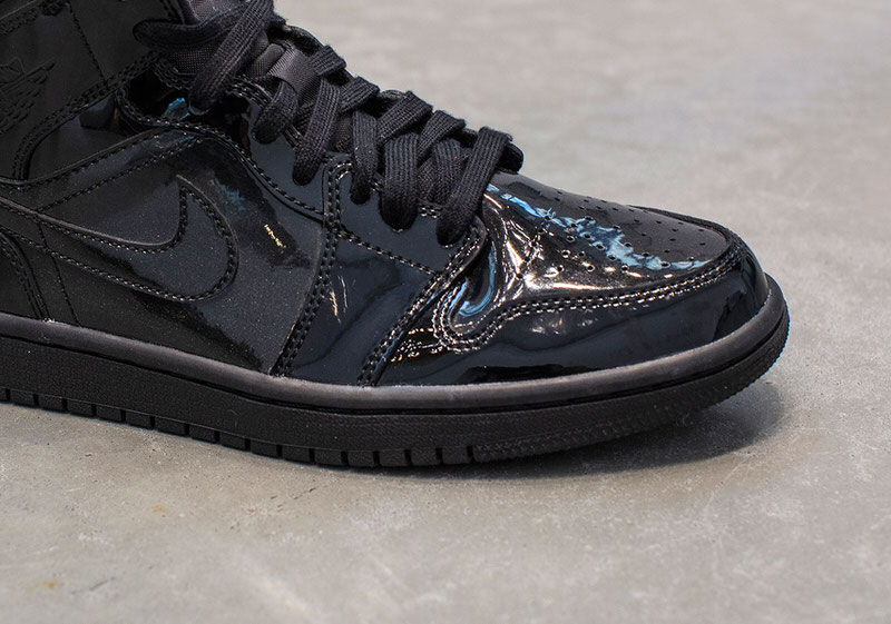 Air Jordan 1 Mid WMNS "Patent Pack"