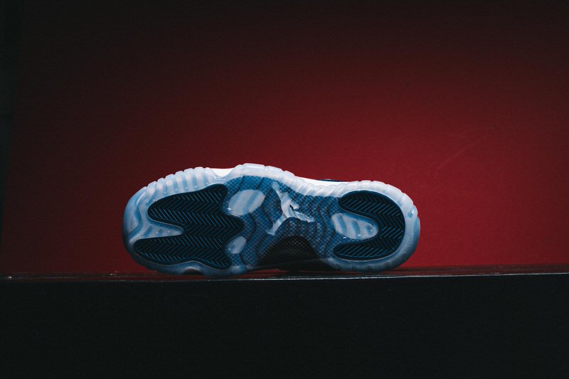 Air Jordan 11 Low "Blue Snakeskin"