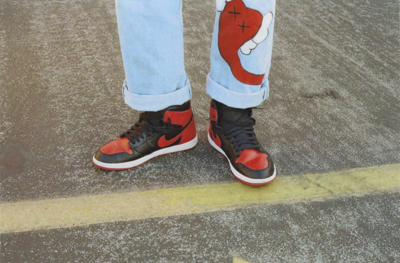 @juliantovarrr brought out the Bred Jordan 1s with his personalized denim.