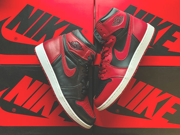 Air Jordan 1 "Bred" vs. Air Jordan 1 "Varsity Red"