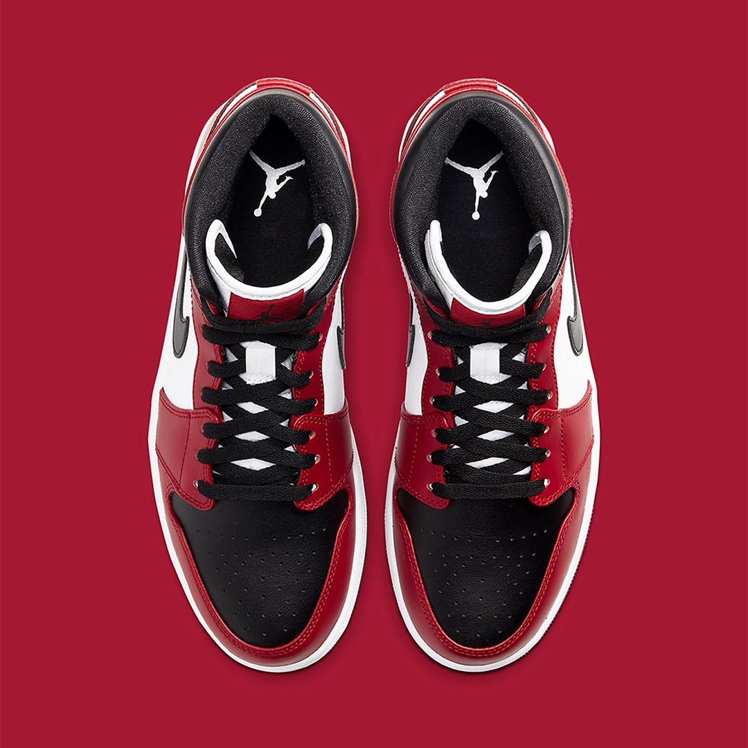 air-jordan-1-mid-chicago-black-toe-554724-069-release-date-info-4-1