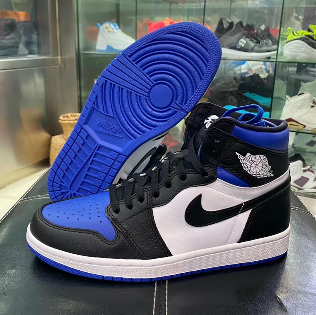 air-jordan-1-retro-hi-og-game-royal-555088-041-release-date-01