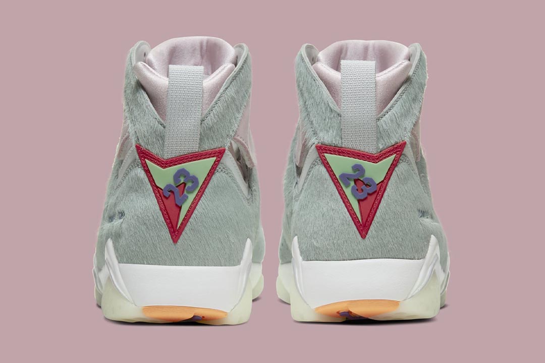 air-jordan-7-retro-hare-2-bugs-bunny-neutral-grey-summit-white-pink-foam-CT8529-002-release-date-04