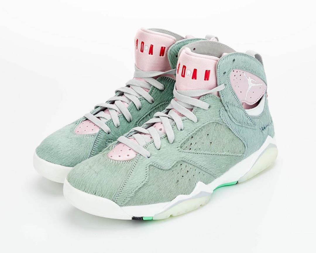 air-jordan-7-retro-hare-2-bugs-bunny-neutral-grey-summit-white-pink-foam-CT8529-002-release-date-06