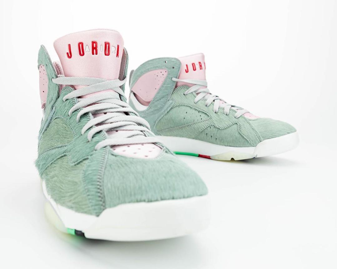 air-jordan-7-retro-hare-2-bugs-bunny-neutral-grey-summit-white-pink-foam-CT8529-002-release-date-10