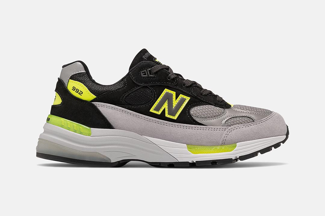 new-balance-992-neon-grey-black-ML992V1-34998