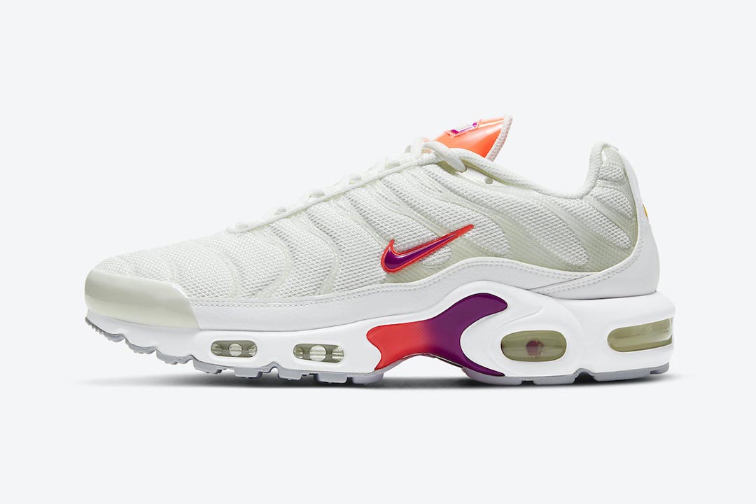 nike-air-max-plus-DH3858-100