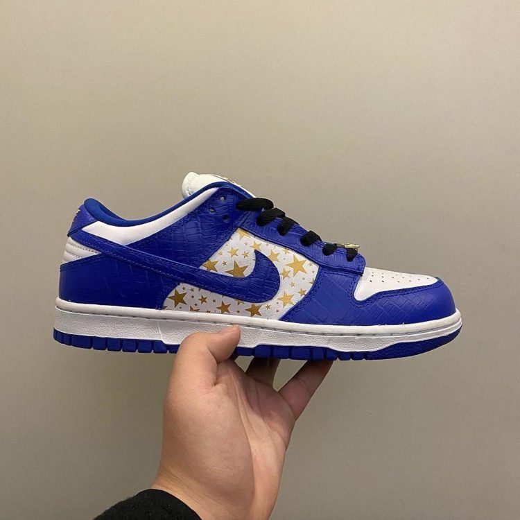 supreme-nike-sb-dunk-low-blue-stars-white-metallic-gold-hyper-blue-DH3228-100-release-date