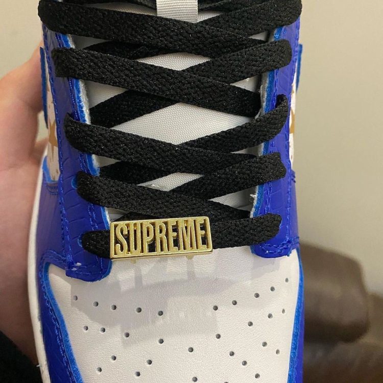 supreme-nike-sb-dunk-low-blue-stars-white-metallic-gold-hyper-blue-DH3228-100-release-date