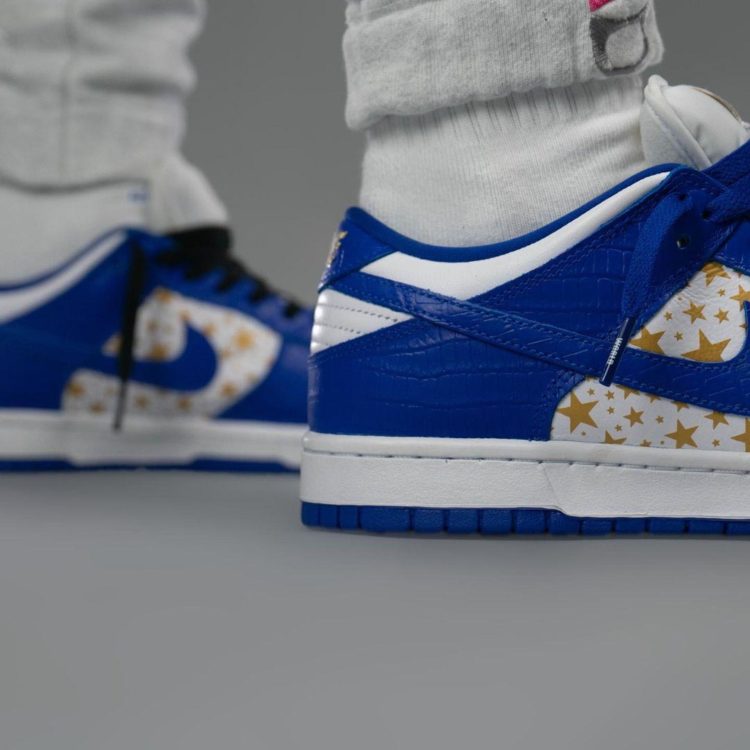 supreme-nike-sb-dunk-low-blue-stars-white-metallic-gold-hyper-blue-dh3228-100-release-date