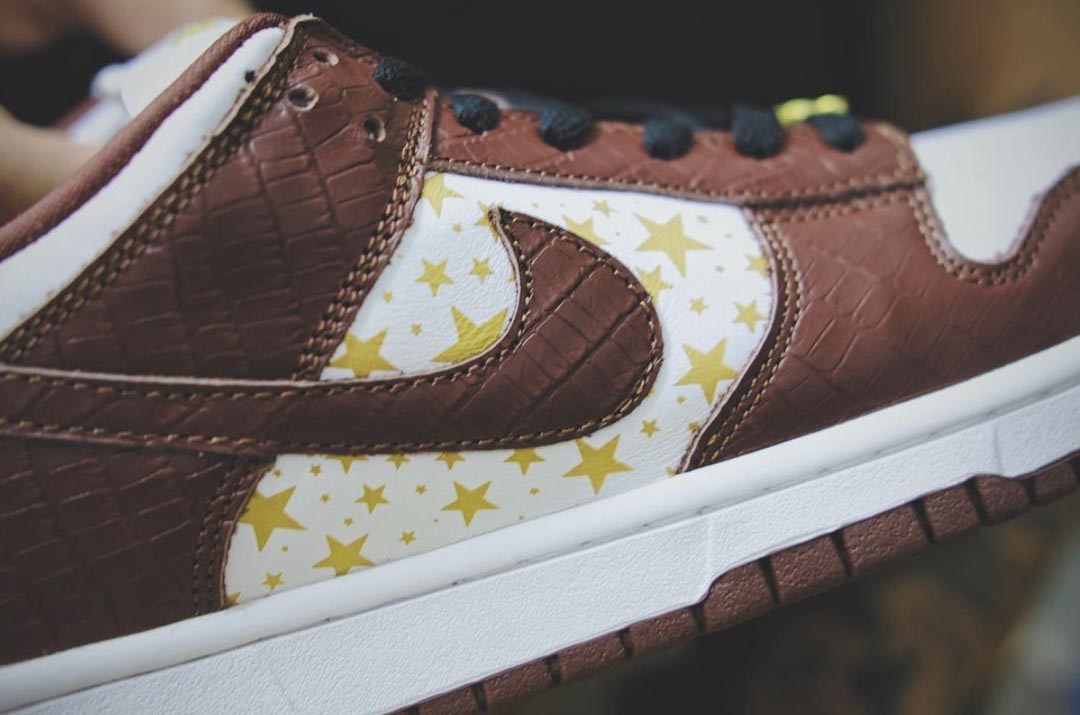 supreme-nike-sb-dunk-low-brown-stars-barkroot-brown-dh3228-103-release-date