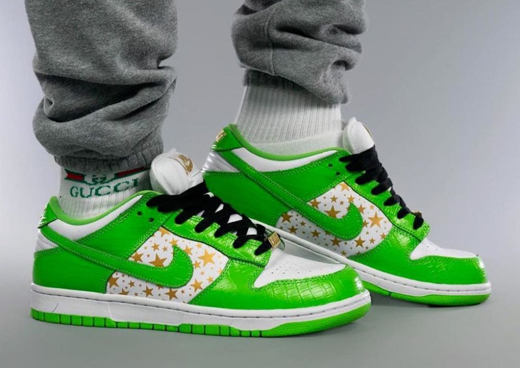 supreme-nike-sb-dunk-low-white-metallic-gold-mean-green-dh3228-101-release-date