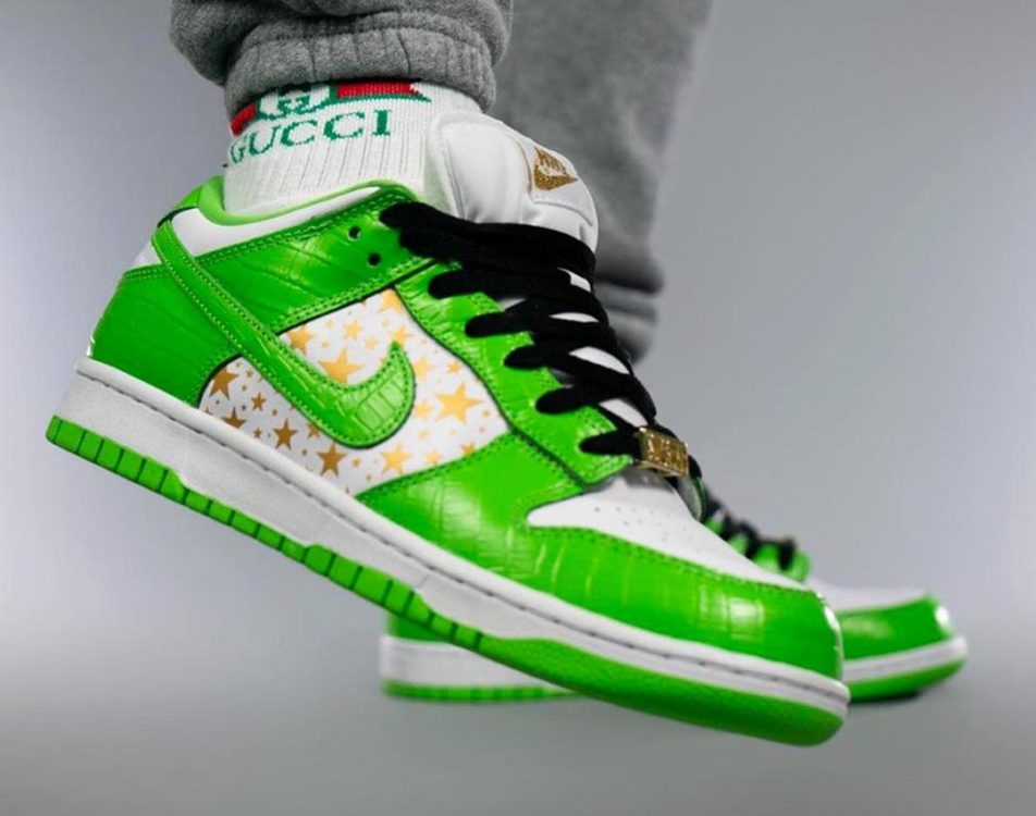 supreme-nike-sb-dunk-low-white-metallic-gold-mean-green-dh3228-101-release-date