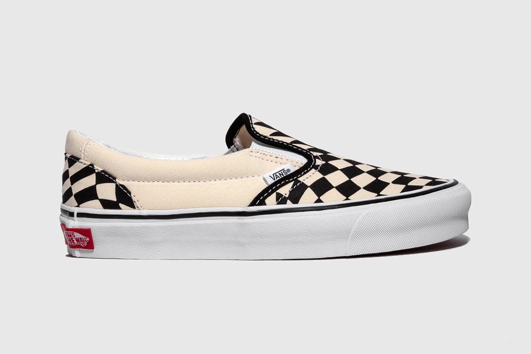 vans-classic-slip-on-twist-warp-checker-classic-white-VN0A4UUD1MK