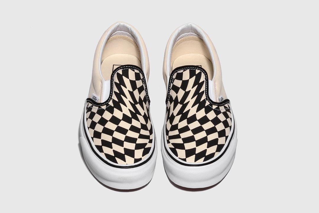 vans-classic-slip-on-twist-warp-checker-classic-white-VN0A4UUD1MK