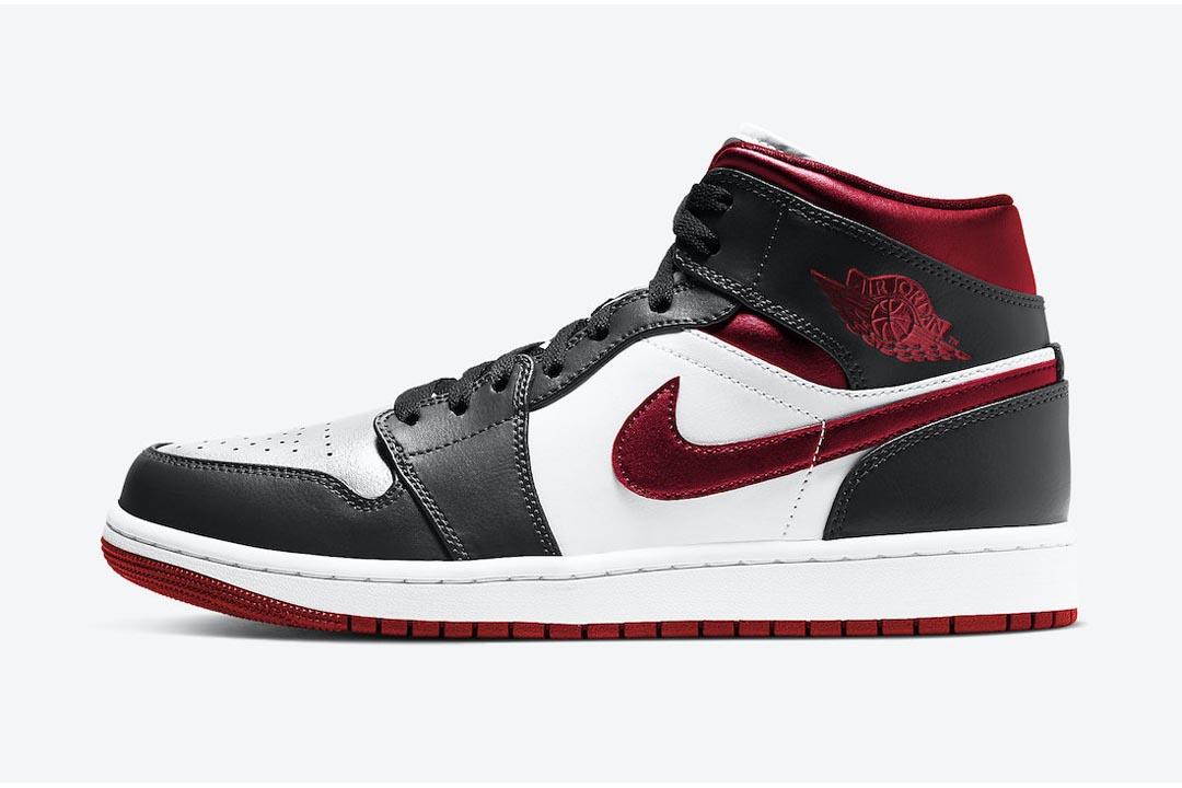 Air Jordan 1 Mid “Metallic Red” 554724-122