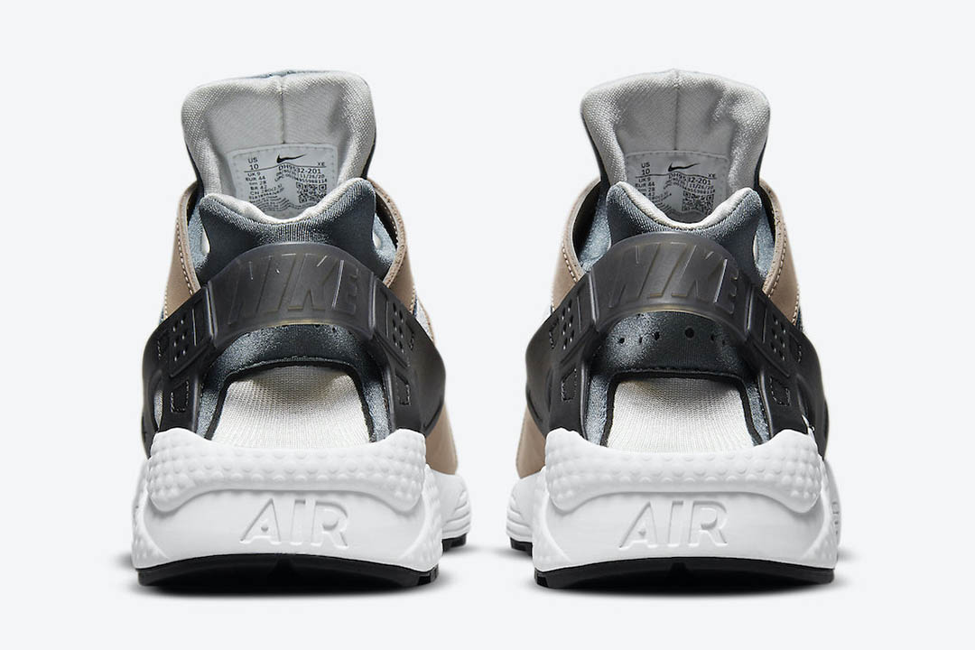 Nike Air Huarache "Escape" 2021 DH9532-201