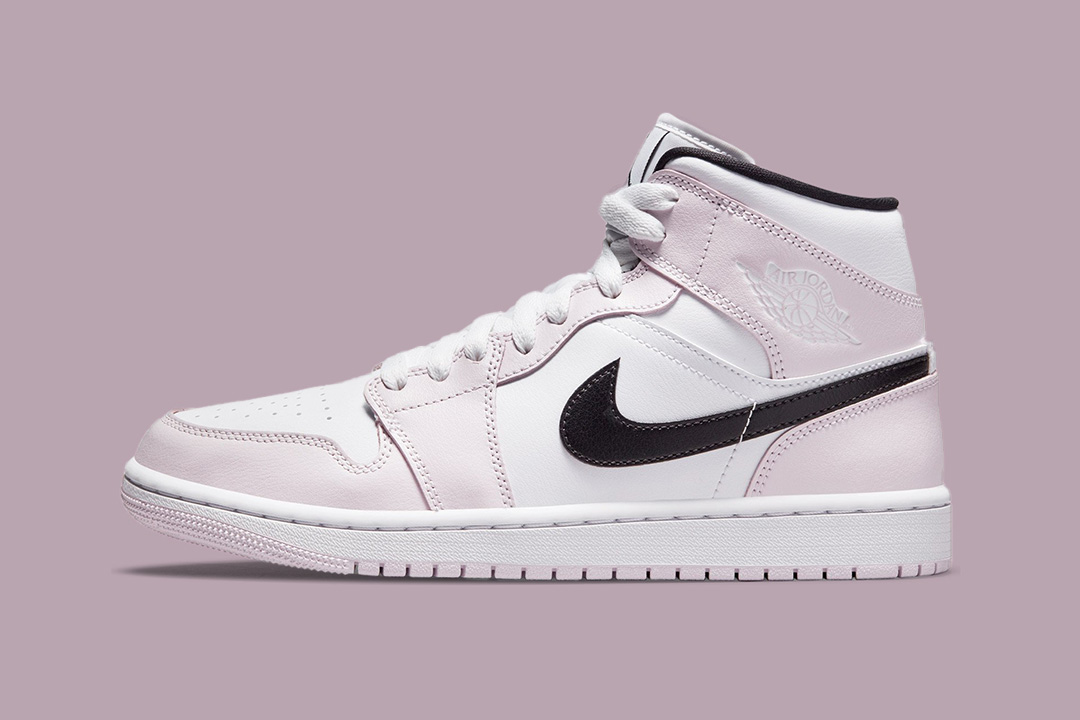 Air Jordan 1 Mid WMNS "Light Violet" BQ6472-500