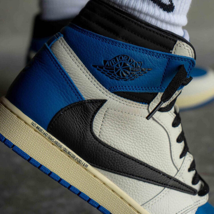 Fragment Design x Travis Scott x Air Jordan 1 High DH3227-105