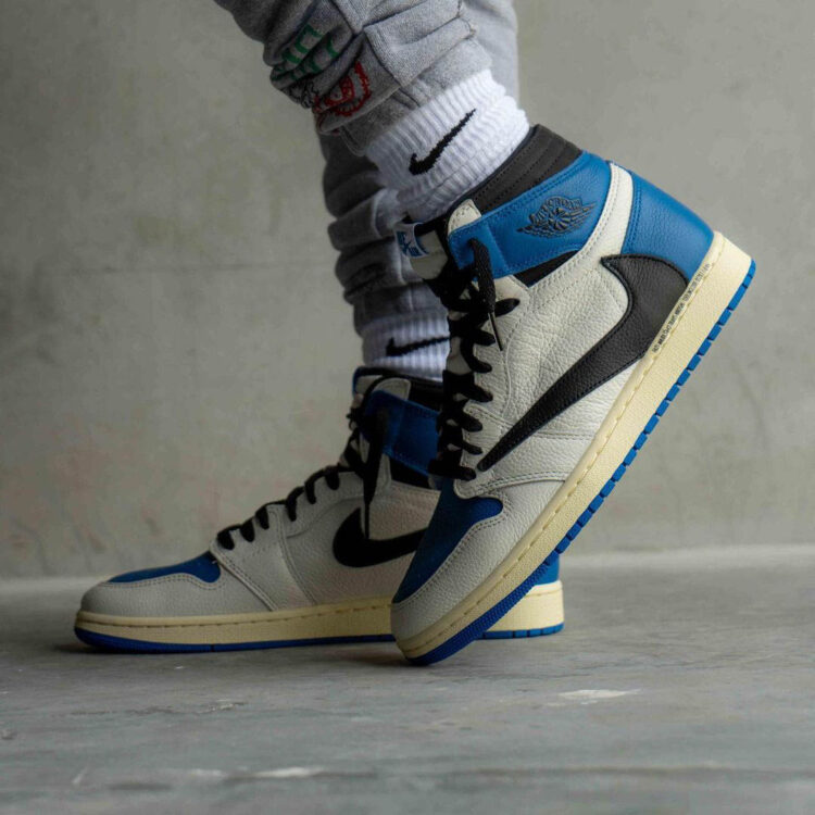 Fragment Design x Travis Scott x Air Jordan 1 High DH3227-105