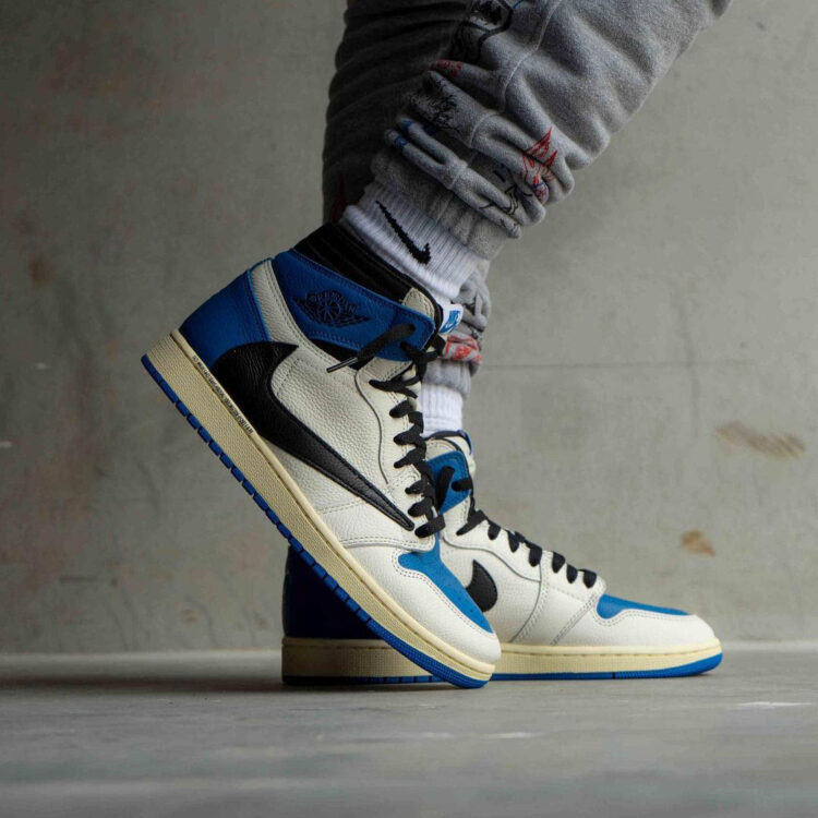 Fragment Design x Travis Scott x Air Jordan 1 High DH3227-105