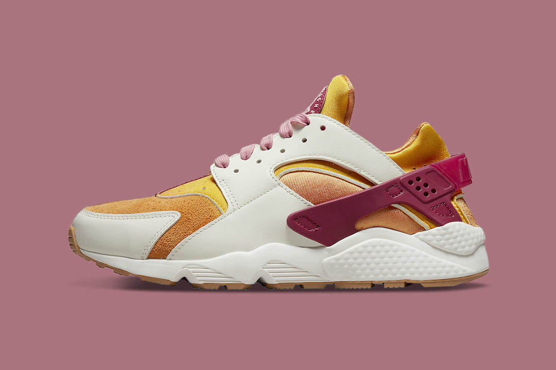 Nike Air Huarache “Sunset” DO6720-100