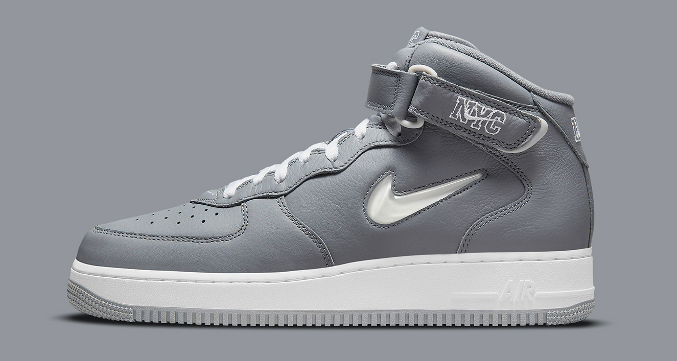 Nike Air Force 1 Mid “NYC” DH5622-001