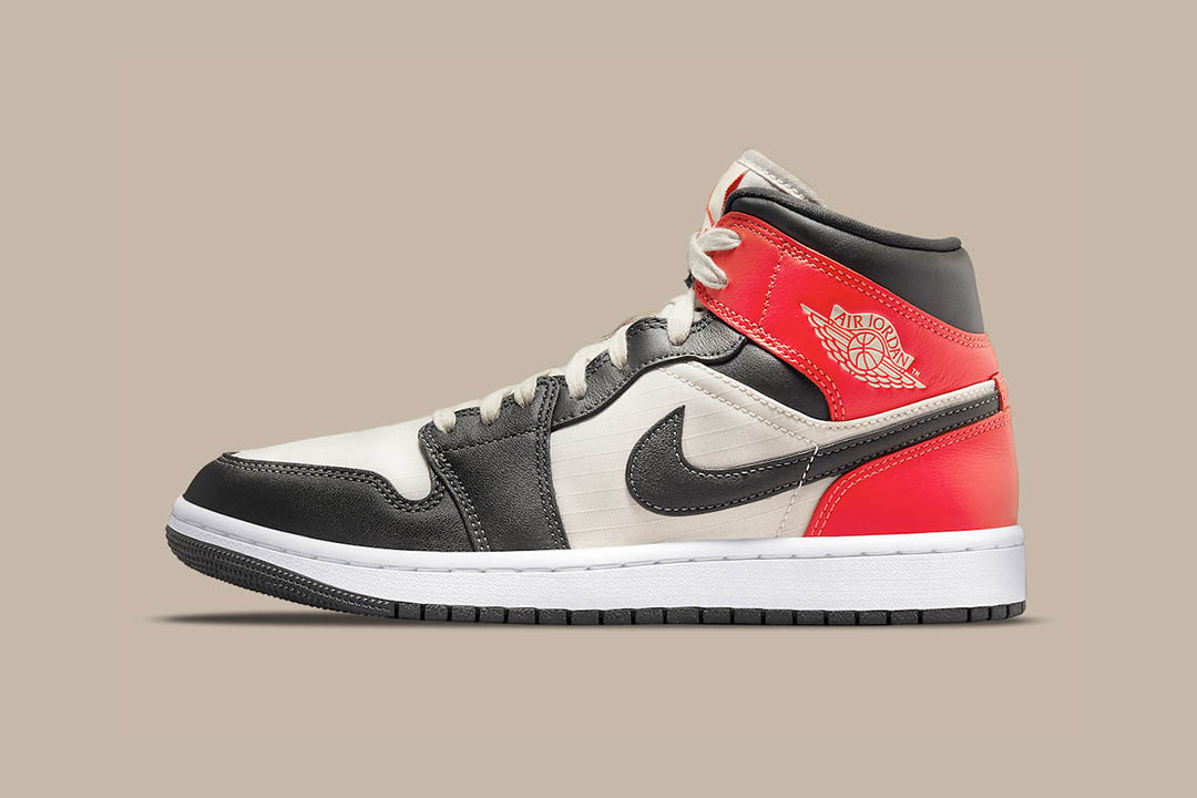 Air Jordan 1 Mid "Newsprint" DQ6078-100