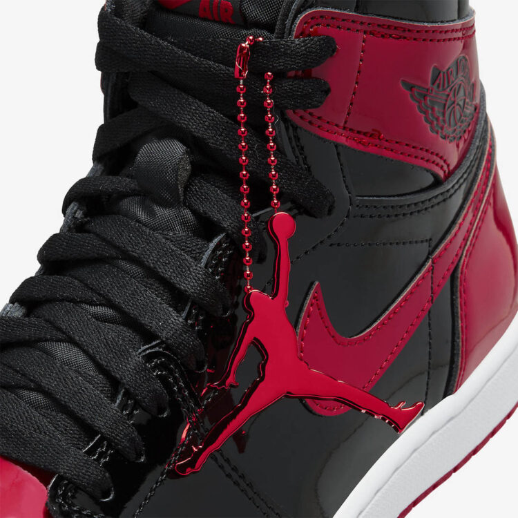 Air Jordan 1 High OG “Bred Patent” 555088-063