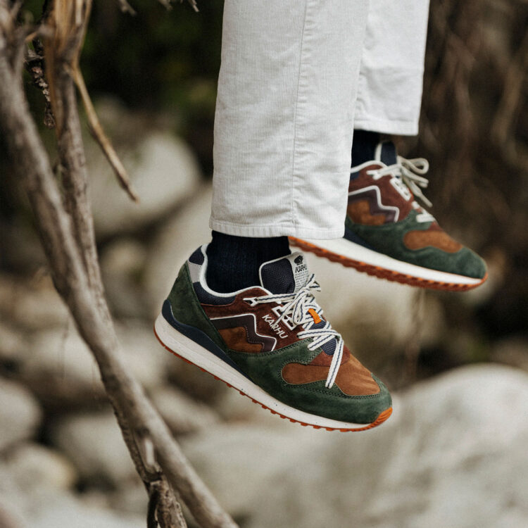 Karhu Synchron Classic “Thyme/Bitter Chocolate” F802665