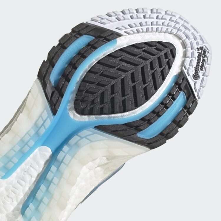 adidas UltraBOOST 2022 COLD.RDY GZ0128