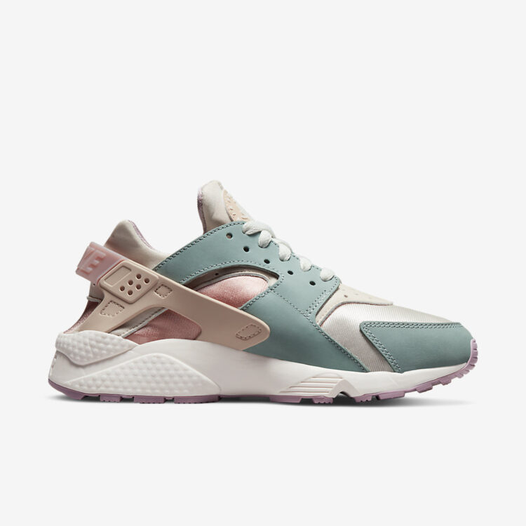 Nike Air Huarache “Dusty Sage” DQ4990-104