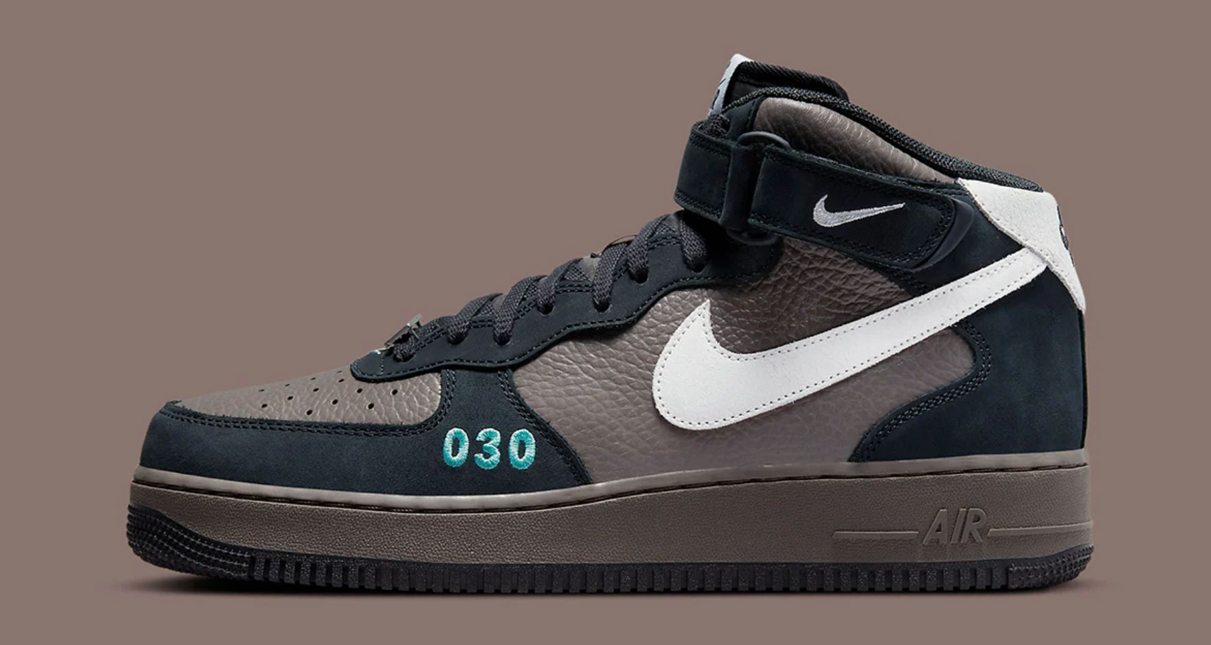 Nike Air Force 1 Mid “Berlin” DR0296-200