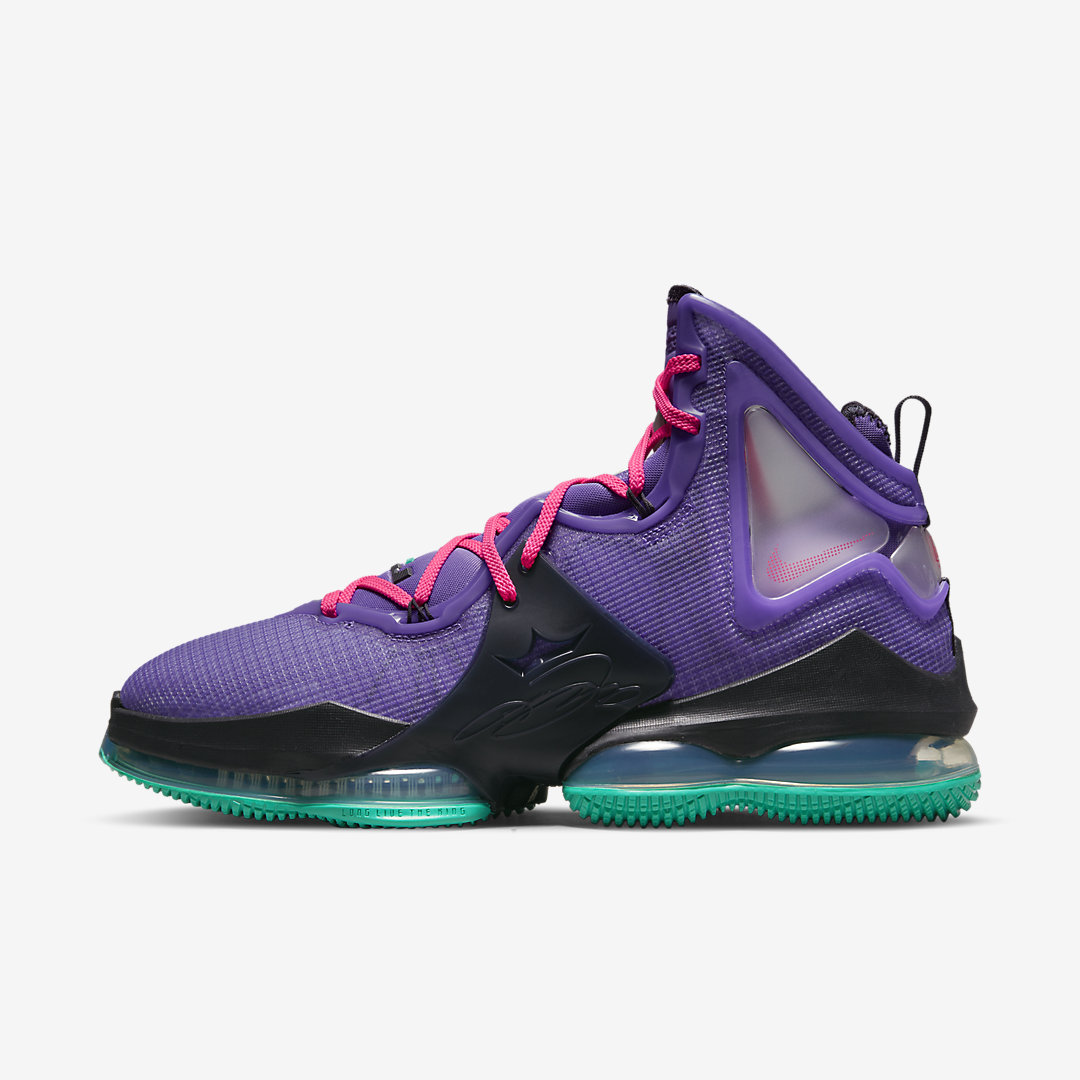 Nike LeBron 19 DC9340-500