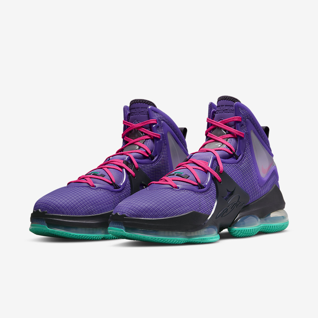 Nike LeBron 19 DC9340-500