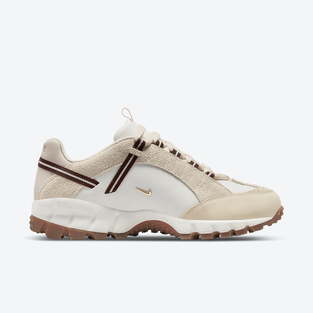 Jacquemus x Nike Air Humara LX DR0420-001