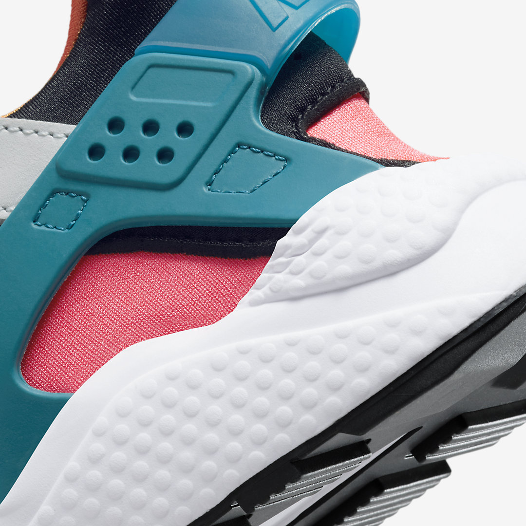 Nike Air Huarache DZ4859-001