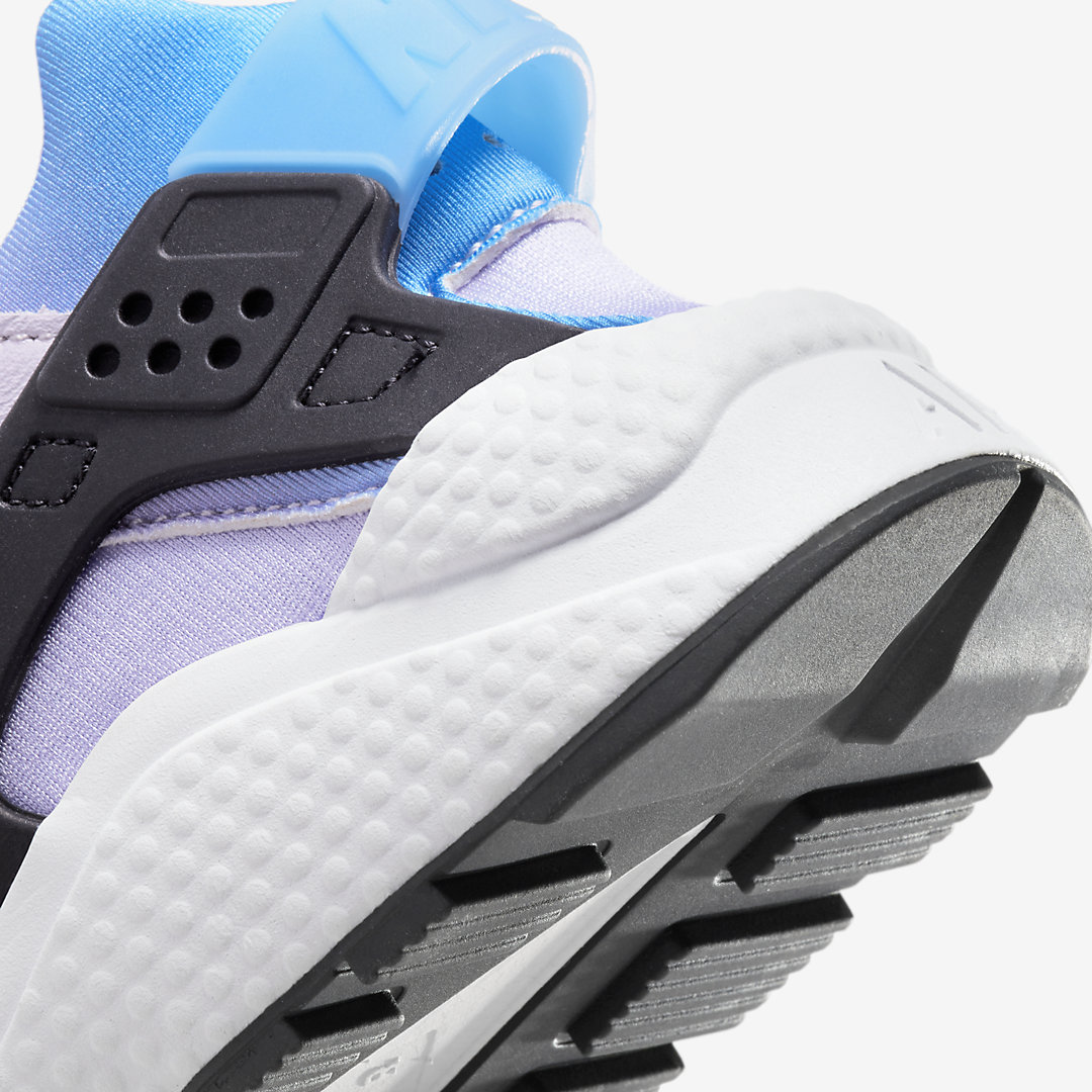 Nike Air Huarache DZ5207-500